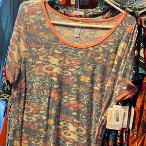 Brant New With Tags LulaRoe Classic T